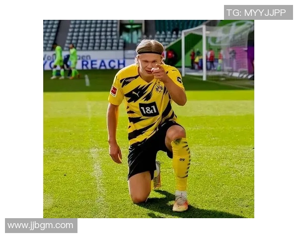 热门足球明星外号揭秘他们背后的故事与传奇瞬间